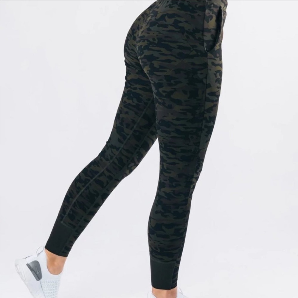 Alphalete Premium Camo Joggers